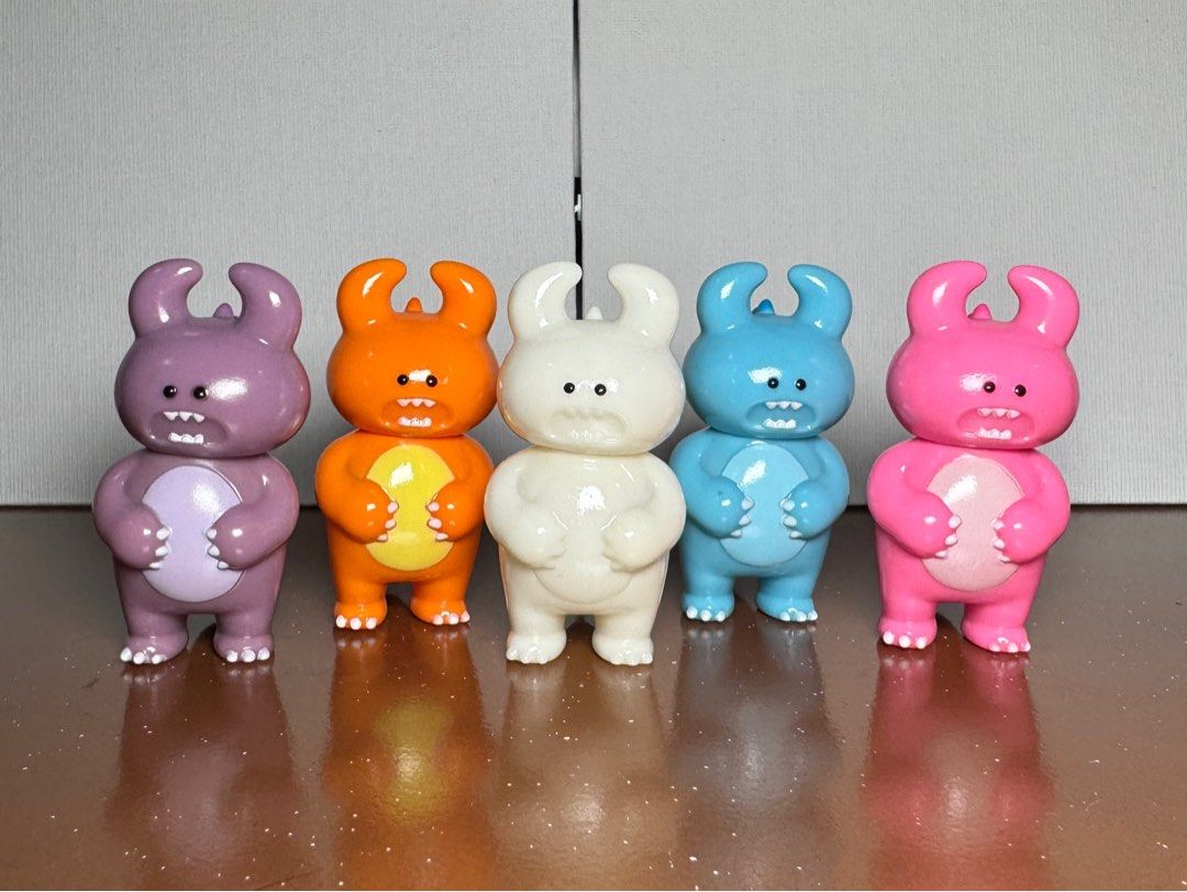 UAMOU VAG Series 26 (Category: Designer & Blind Box Toys) located in Makati City. Submitted by crayonf5 (Listing ID 1386946176, Image 1). Description: FOR SALE: UAMOU VAG Series 26 Vinyl Artist Gacha 5 figures Payment: BDO / GCash Shipping: Grab / Lalamove (buyer's expense) Location: Makati.