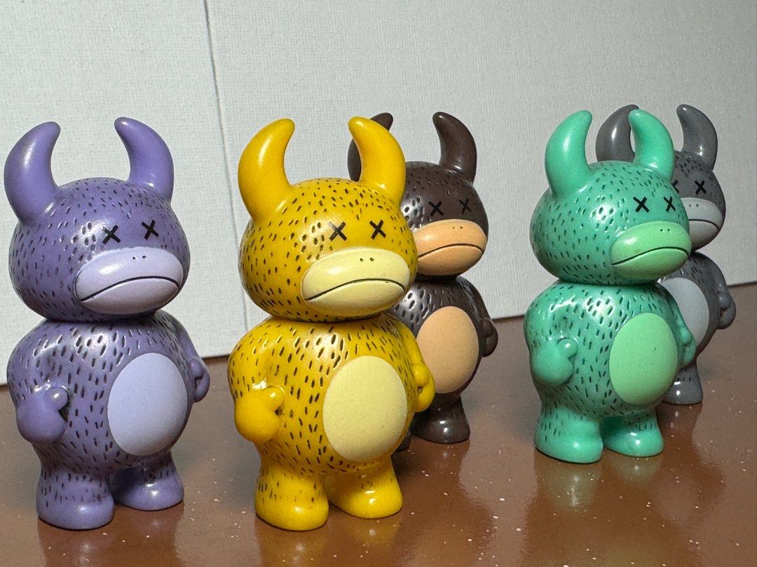 UAMOU VAG Series 3 (Category: Designer & Blind Box Toys) located in Makati City. Submitted by crayonf5 (Listing ID 1386945912, Image 2). Description: FOR SALE: UAMOU VAG Series 3 Vinyl Artist Gacha 5 figures Payment: BDO / GCash Shipping: Grab / Lalamove (buyer's expense) Location: Makati.