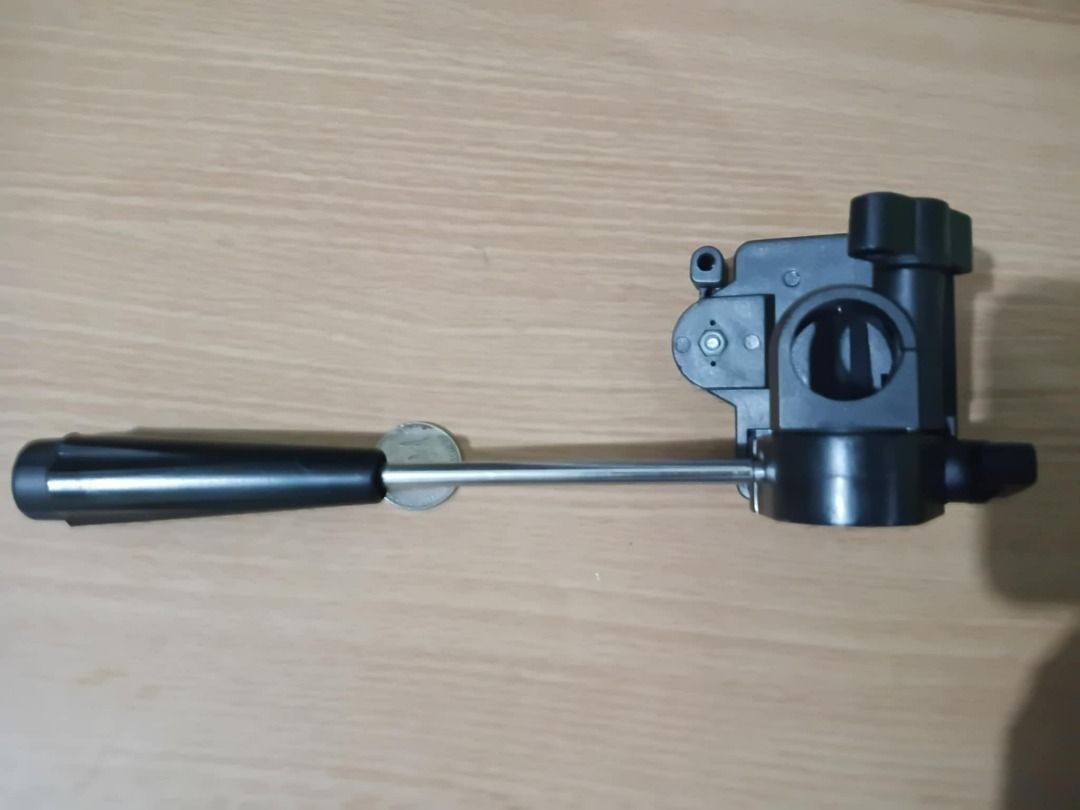 Unbranded Pan/Tilt Head Camera Tripod Heads (Category: Cameras) located in Manila. Submitted by unclevin29 (Listing ID 1386954700, Image 3). Description: Unbranded Pan/Tilt Head Camera Tripod Heads.