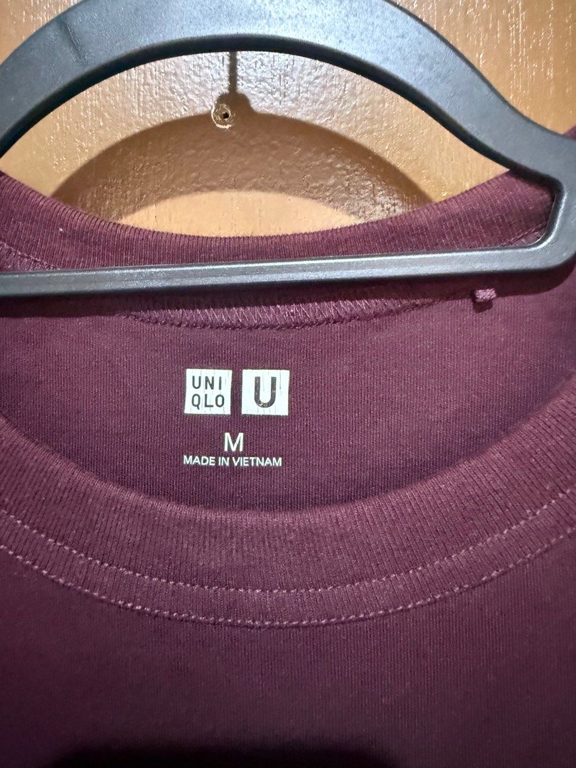 Uniqlo U Crew Shirt in Maroon (Category: Shirts) located in Manila. Submitted by dencluttering101 (Listing ID 1386862006, Image 2). Description: Uniqlo U Crew Shirt in Maroon Size M Like new (worn only once).