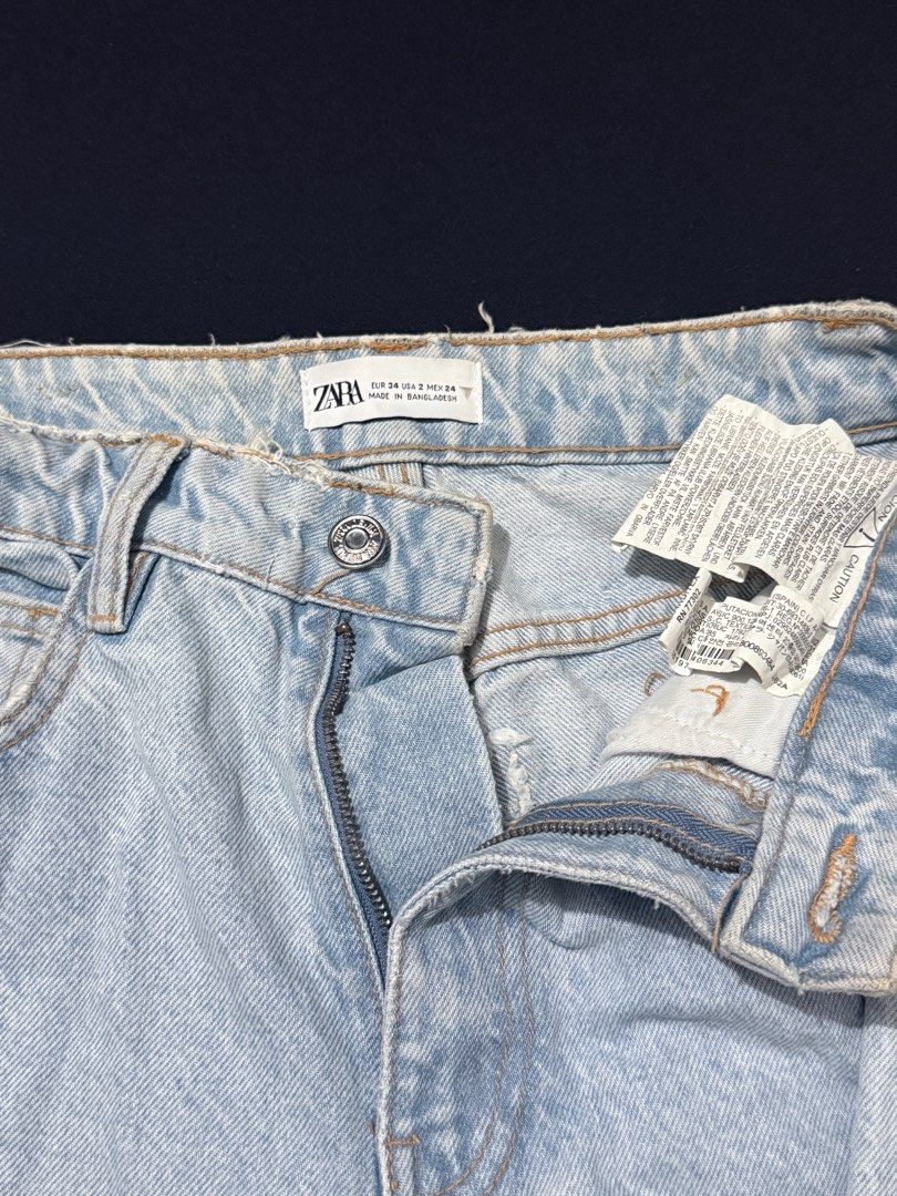 Zara Mom Jeans Bundle Eur 34 Size small (Category: Announcements) located in Manila. Submitted by airayanuaria (Listing ID 1386839406, Image 3). Description: Decluttering Zara Mom Jeans Bundle 2pcs Eur 34 - USA 2 - Mex 24 Barely used Size small 26-27 waistline Sampaloc manila loc.