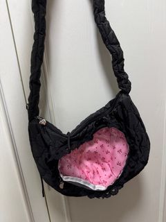 黑色心形斜挎痛袋64178389925761110