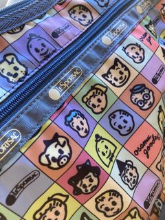 日本 LeSportsac X OSAMU GOODS  原田治彩色格紋帆布長方收納袋【有禮爽快送小禮物:糖果貼紙等】64228976643330110