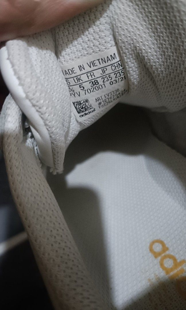 Addidas Super Star (Category: Sneakers) located in Quezon City. Submitted by MsMars (Listing ID 1387036226, Image 3). Description: Preloved RFS: Declutter.