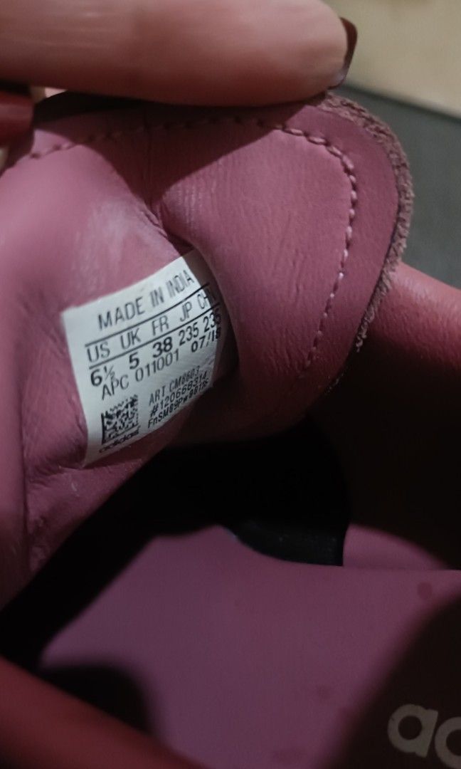 Adida - Metallic Pink (Category: Sneakers) located in Quezon City. Submitted by MsMars (Listing ID 1387034174, Image 2). Description: Preloved RFS: Declutter.