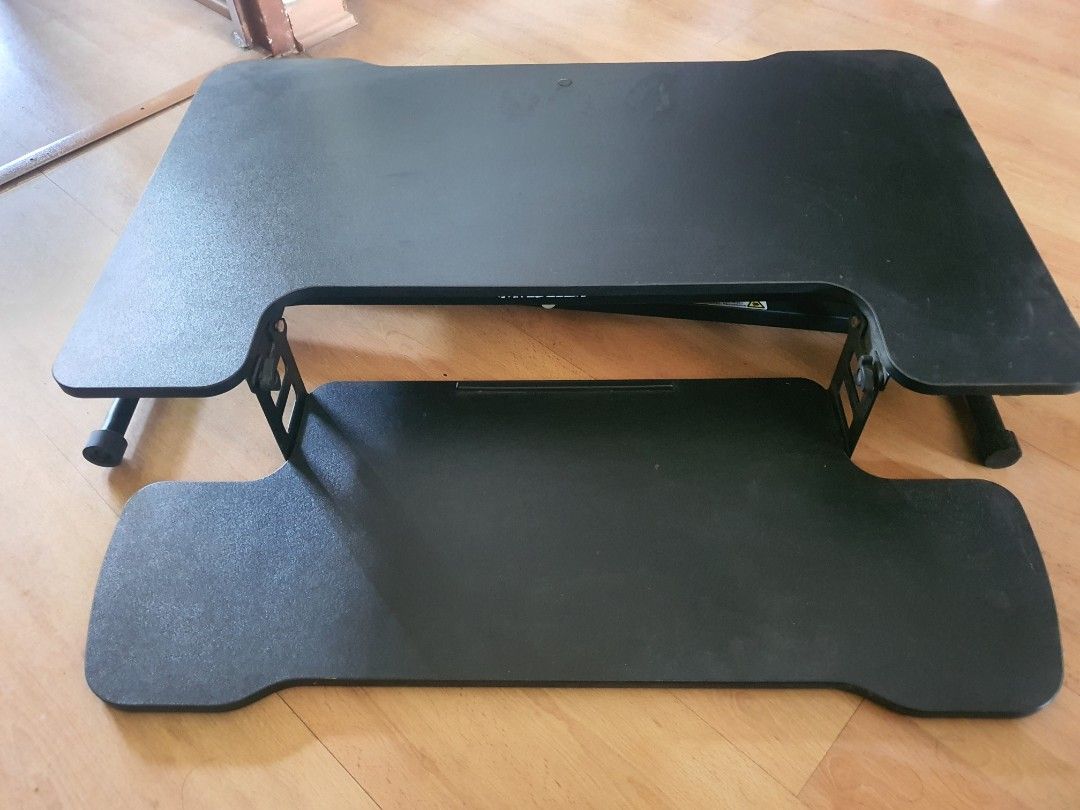 Adjustable computer table (Category: Office & Business Technology) located in Singapore. Submitted by shipshapehome (Listing ID 1387100979, Image 1). Description: .
