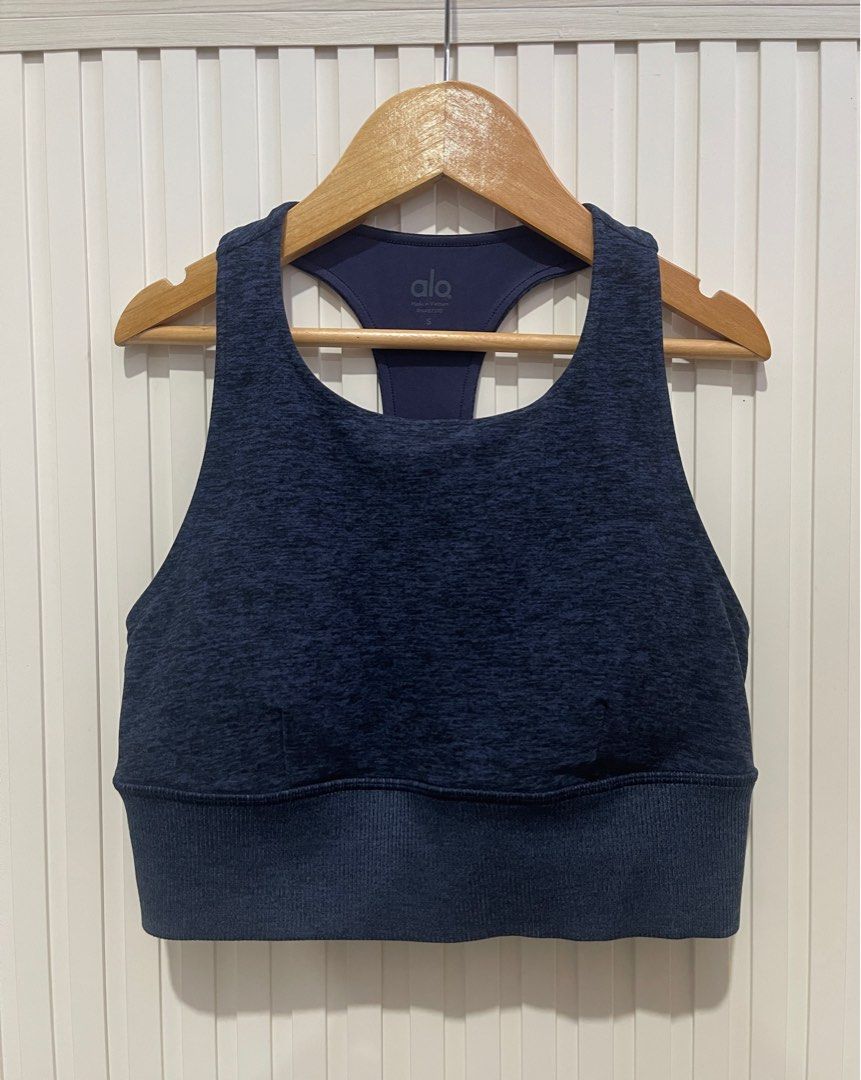 Alo yoga (Category: Activewear) located in La Trinidad. Submitted by avessonjam (Listing ID 1387089337, Image 1). Description: .