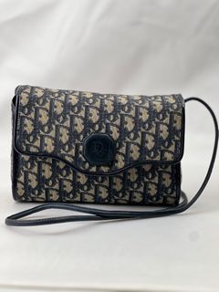 (Category: ) located in . Submitted by nikwe_store (Listing ID 1387147230, Image 1). Description: .