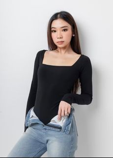 (Category: ) located in . Submitted by dearestcloset (Listing ID 1387136124, Image 1). Description: .