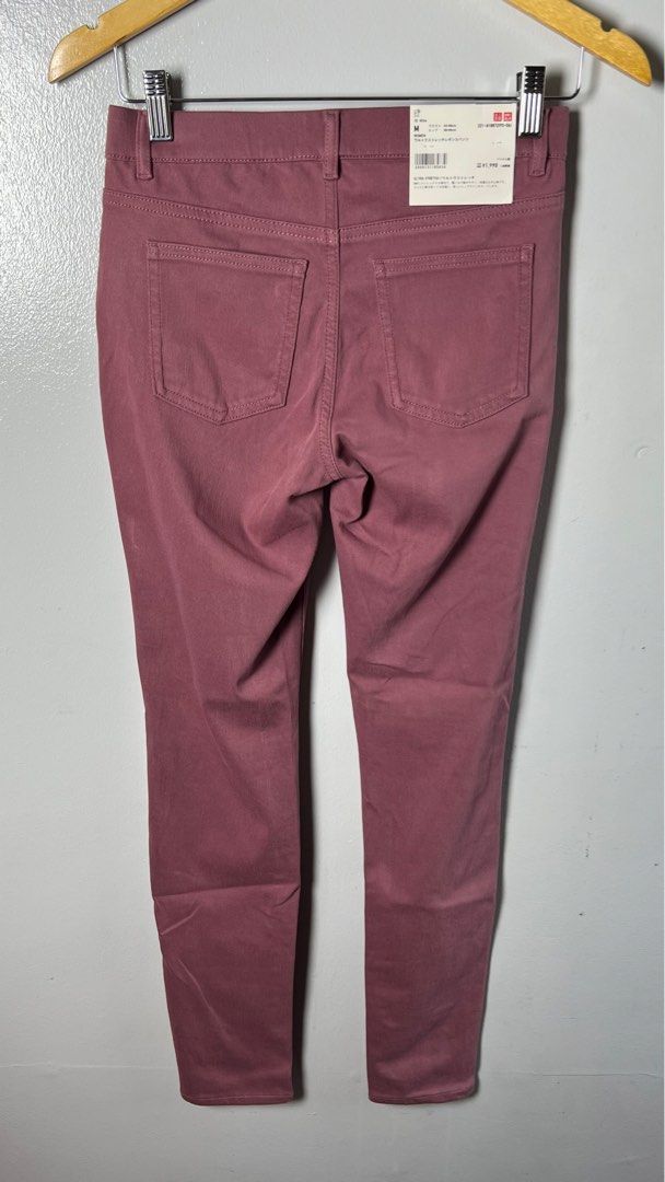 BNWT Uniqlo Jeggings (Category: Other Bottoms) located in Quezon City. Submitted by feedyourstyle (Listing ID 1387106189, Image 3). Description: Fits Small to Medium LP posted. No worn pic..