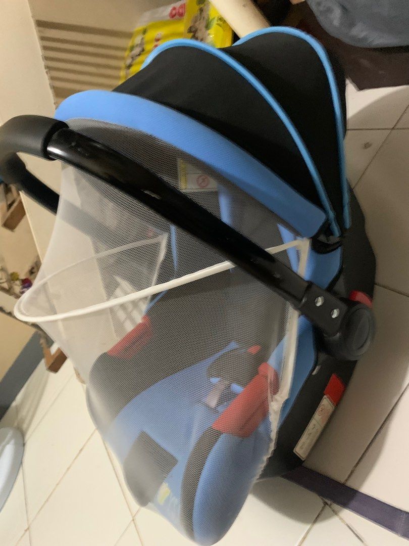 CARSEAT FOR BABY (Category: Carriers & Slings) located in Manila. Submitted by beishop (Listing ID 1387109912, Image 3). Description: - Good condition - Used for days only - No issue Rfs: di nagagamit .