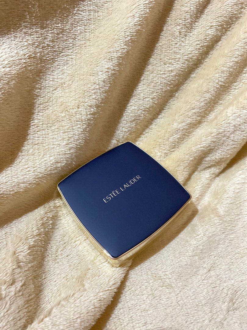 Estee Lauder Double Wear Matte Powder (Category: Makeup) located in General Mariano Alvarez. Submitted by kuhwenyyy (Listing ID 1387155345, Image 1). Description: Estee Lauder Double Wear Stay in Place Matte Powder 12g Shade: 2W1 DAWN Slightly used, 1-2 times. .