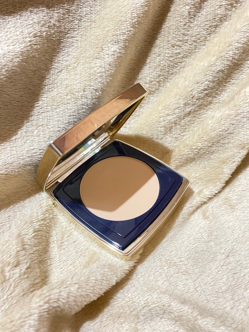 Estee Lauder Double Wear Matte Powder (Category: Makeup) located in General Mariano Alvarez. Submitted by kuhwenyyy (Listing ID 1387155345, Image 2). Description: Estee Lauder Double Wear Stay in Place Matte Powder 12g Shade: 2W1 DAWN Slightly used, 1-2 times. .