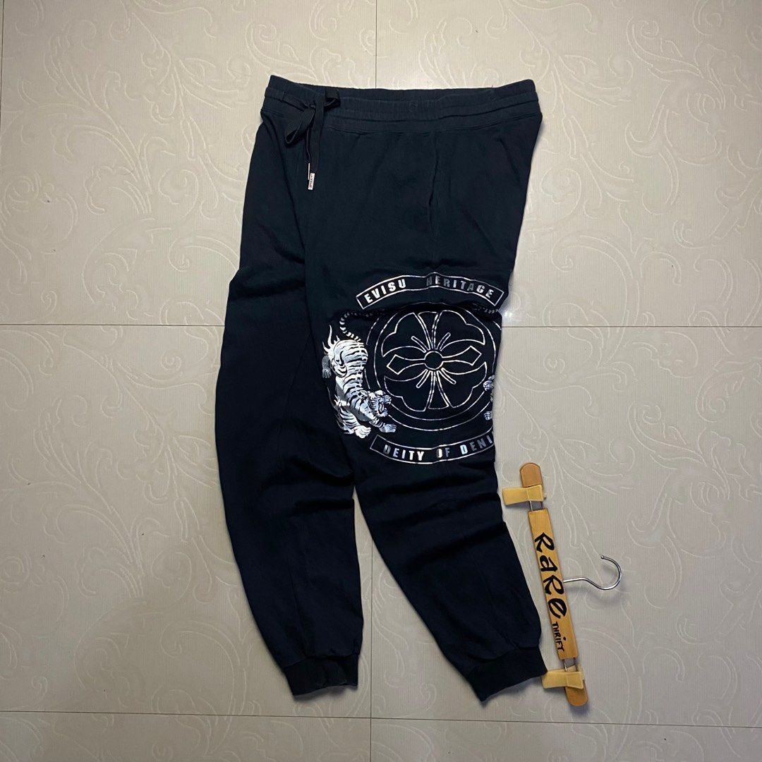 EVISU HERITAGE BEAUTIFUL TIGER DESIGN JOGGER PANTS Size 32 to 36 (Category: Joggers) located in Taguig. Submitted by y2k.luxury.streetwear.outdoor (Listing ID 1387140678, Image 2). Description: EVISU HERITAGE BEAUTIFUL TIGER DESIGN JOGGER PANTS Size 32 to 36 Length 40 Leg Open 5 NO ISSUE LIKE NEW CONDITION💯.