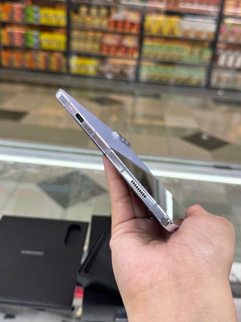 FOLD 5 512GB OPENLINE NTC COMPLETE (Category: Samsung) located in Pasig City. Submitted by lianheart2020 (Listing ID 1387036243, Image 3). Description: FOR SALE‼️‼️ SECONDHAND FOLD 5‼️‼️ 512GB OPENLINE NTC BLUE NO HISTORY OF REPAIR COMPLETE WITH BOX CHECK ALL YOU WANT PM ONLY‼️ WE ACCEPT COD‼️ WE ACCEPT TRADE IN‼️ AT GREENHILLS SHOPPING CENTER 09171104286.