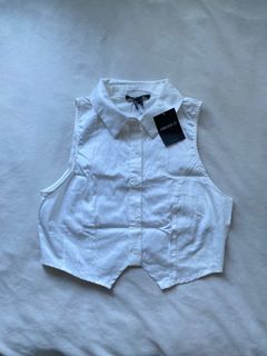 (Category: ) located in . Submitted by declutterbylish (Listing ID 1387145014, Image 1). Description: .