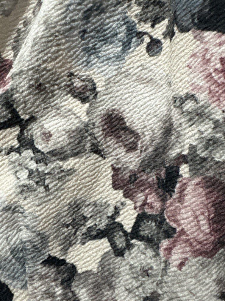 Formal Dress Floral (Category: Dresses) located in Manila. Submitted by patchmi (Listing ID 1387075440, Image 2). Description: RFS: di na nagagamit Mukhang bago! Slightly above the knee .