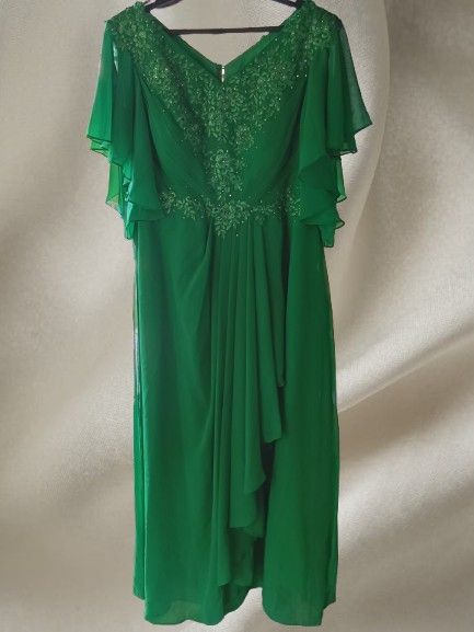 GOWN for Wedding Principal Sponsor/ Ninang "Plus Size" (Category: Evening dresses & gowns) located in Bulacan. Submitted by fairandfourcorner (Listing ID 1387002394, Image 2). Description: ❤️OFFER YOUR PRICE❤️ 💃 With embroidery & Crystal Glass Rhinestone Embellishments FLAWS: Few rhinestones were detached as expected on a used gown but barely noticeable Please click picture for item details and swipe left to see photos.