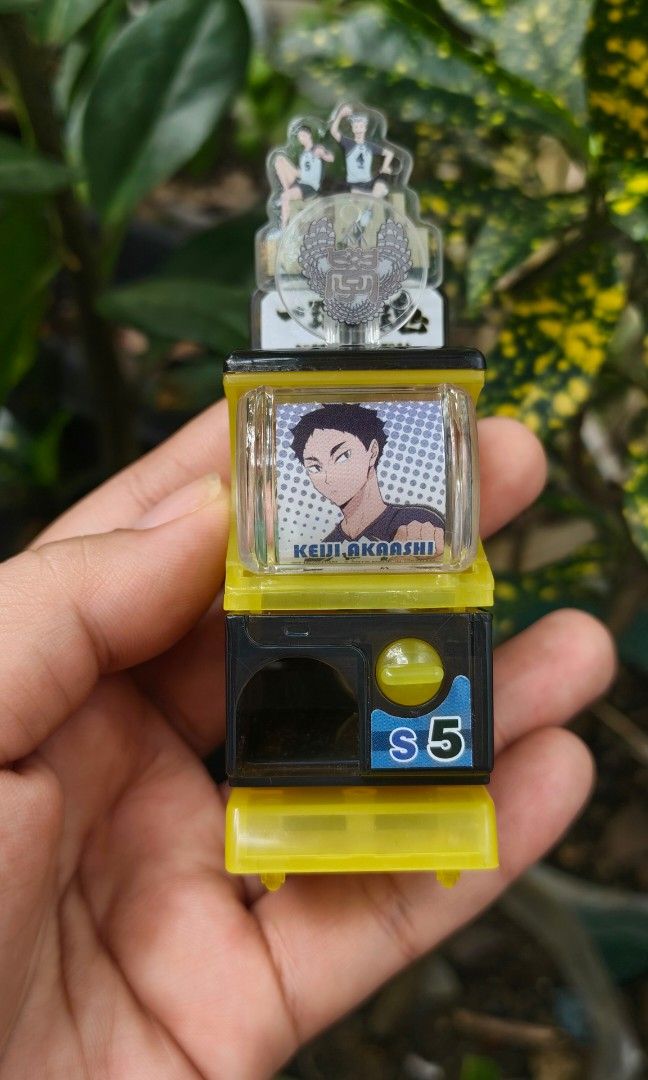 Haikyuu Akaashi Complete Mini Gacha Machine (Category: Designer & Blind Box Toys) located in Tuguegarao City. Submitted by Azzykimee (Listing ID 1387041795, Image 1). Description: ❗Actual Items Posted What you see is what you Get ❗ Colour may differ personally due to lightning ❗ Pls. Check every photo provided ❗ This Item may look new, but still, pls., do manage your expectations It might not be in pristine condition anymore ☺️ Courier: Direct Jn