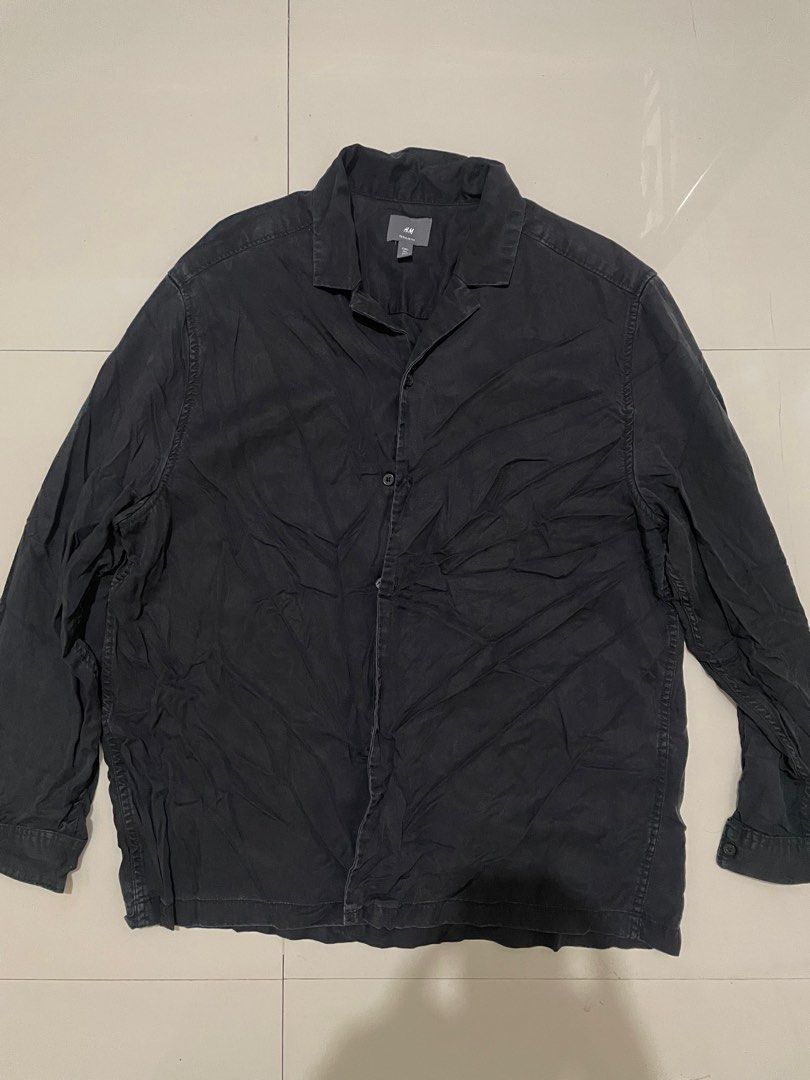 H&M Black Long Sleeve Shirt Large (Category: Formal Shirts) located in Manila. Submitted by offsidethrift (Listing ID 1387146831, Image 2). Description: H&M Long Sleeve Shirt Black Price: 300 Size: Large (Regular Fit) Still in good condition. .