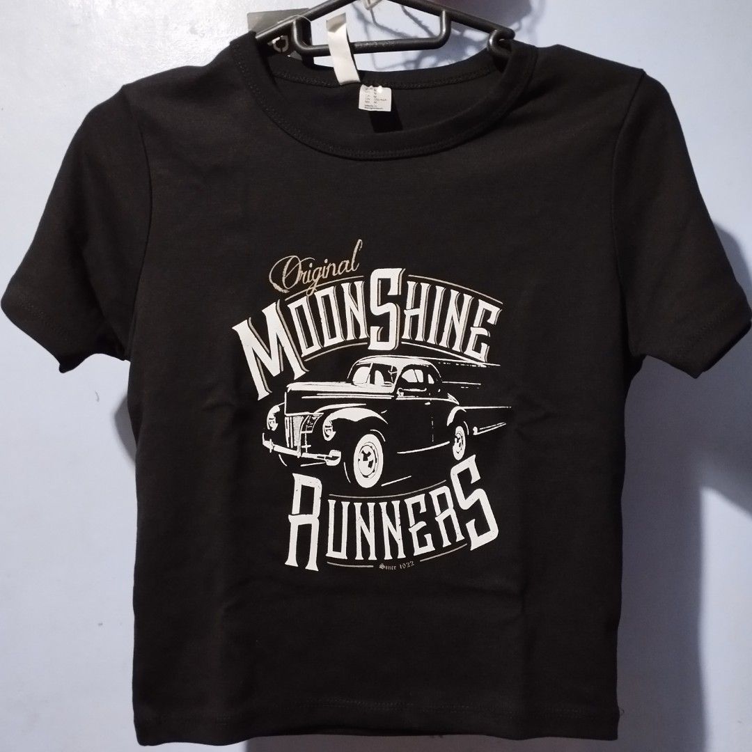 H&M Divided Black Semi-Crop Top [brand new with tag] (Category: Shirts) located in Malabon City. Submitted by poppin_star (Listing ID 1387072079, Image 3). Description: 🌱 Authentic, High quality 🌱 Size: Small - Medium 🌱 MOP: Gcash, GoTyme Bank 🌱 MOD: Lalamove, Grab, J&T.