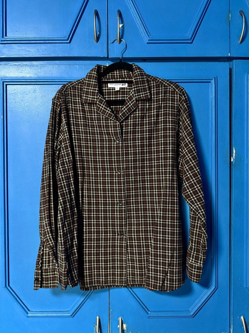 UNIQLO x IDLF Overshirt (Category: Tshirts & Polo Shirts ) located in Quezon City. Submitted by __danmoi (Listing ID 1387019670, Image 1). Description: From the 2019 FW Collection of IDLF and UNIQLO. Fits a size S-M. Dimes: Width 22" x Length 26.5 inches.