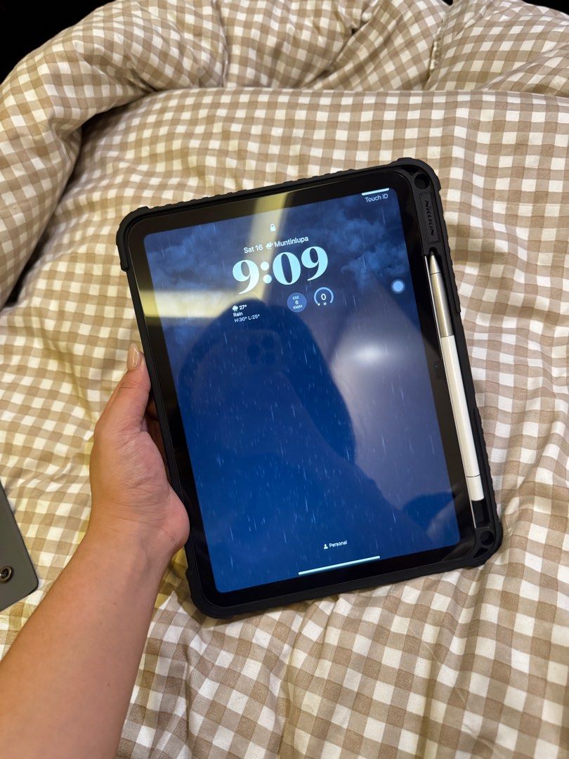 Ipad 11th Gen A16 (Category: Laptops & Notebooks) located in Muntinlupa City. Submitted by em_prelovedx (Listing ID 1387104427, Image 2). Description: Selling my ipad 11th gen a16 1 month old Add 4.5k if keyboard and pen included RFS: impulsive buying, not using it anymore ☹️ .