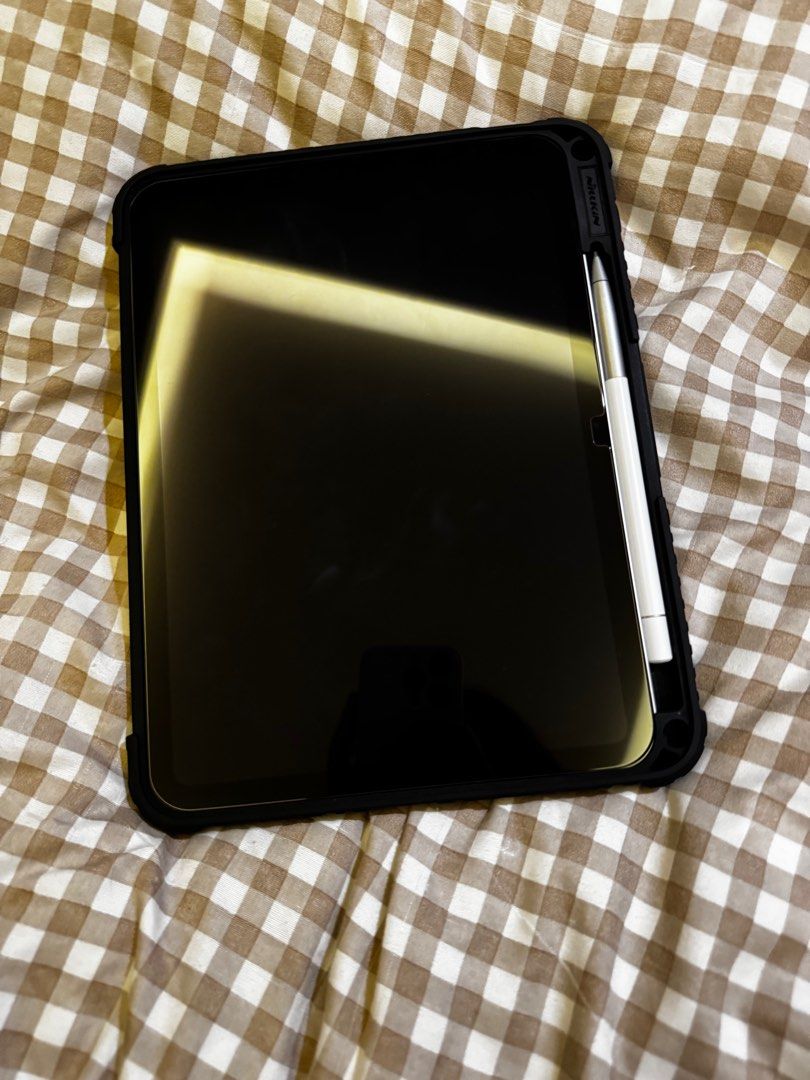 Ipad 11th Gen A16 (Category: Laptops & Notebooks) located in Muntinlupa City. Submitted by em_prelovedx (Listing ID 1387104427, Image 3). Description: Selling my ipad 11th gen a16 1 month old Add 4.5k if keyboard and pen included RFS: impulsive buying, not using it anymore ☹️ .