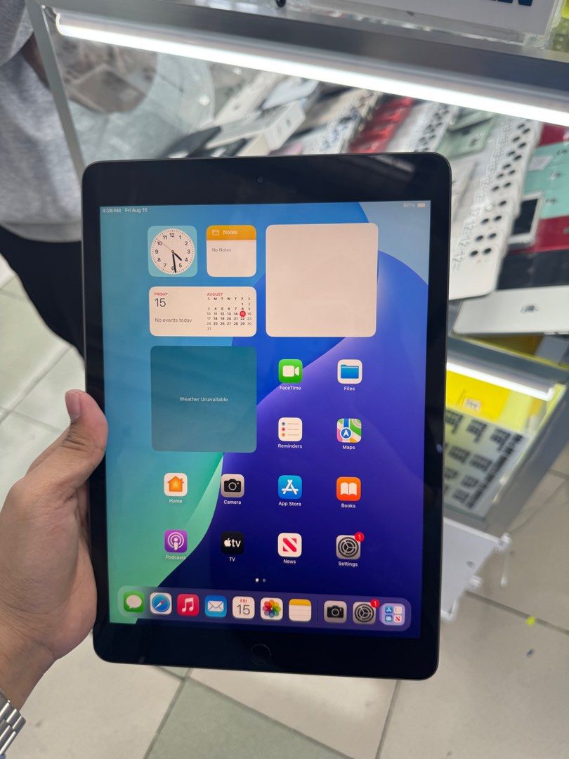 iPad 7th Gen 128GB Wifi No Issue Secondhand (Category: iPad) located in Pasig City. Submitted by FarAndRayShop (Listing ID 1386982582, Image 3). Description: OPEN FOR SWAP/SELLING/BUYING (RFS: Buy and Sell) Price: 10,499 iPad 7TH GEN 128GB •WIFI •NO HIDDEN ISSUES •TEST TO SAWA •Authentic Phone Physical store in Greenhills Shopping Center XD-13 Stall Number Look For Rayray Or Anika NO CASH INSTALLMENT We are open also for : *CREDITCARD INSTALLMENT