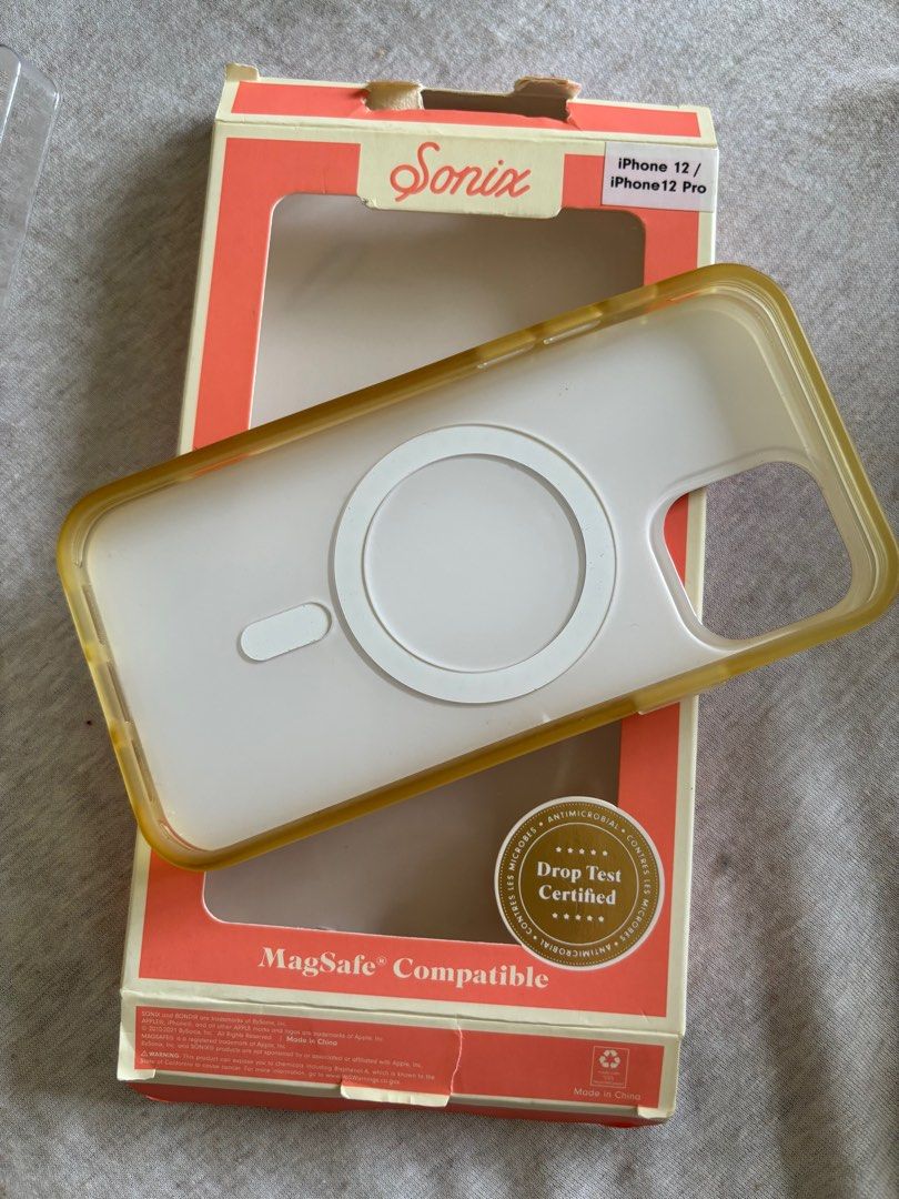 iPhone 12/12 Pro Case (Category: Cases & Sleeves) located in Dagupan City. Submitted by selle.ann (Listing ID 1386984127, Image 2). Description: Sonic MagSafe for iPhone 12/12 Pro ✨ Color: Mother of Pearl 📍 Bought at The Loop for Php 1,950 ⚠️ Flaw: slight yellowish on the side.