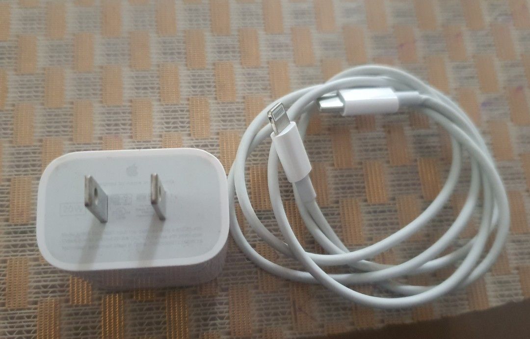 iPhone Charger Adaptor and cable 20W type C and type C to Lightning (Category: Chargers & Cables) located in Manila. Submitted by mobilelegendsmythic (Listing ID 1386979946, Image 1). Description: 850 nalang set na both original 20 W adaptor and cable galing po mismo sa unit ung cable , yung adaptor galing sa ipad. original po yan . used but good condition.