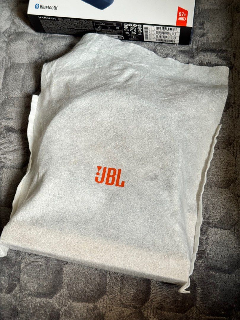 JBL 520BT bluetooth headphone (Category: Earphones) located in Manila. Submitted by dudez124 (Listing ID 1387090601, Image 3). Description: The JBL Tune 520BT headphones stream powerful JBL Pure Bass sound thanks to the latest 5.3 BT technology. Easy to use, these headphones provide up to 57 hours of pure pleasure and an extra 3 hours of battery with just 5 minutes of charge. Download the free JBL Headphones App and customize your sound through t