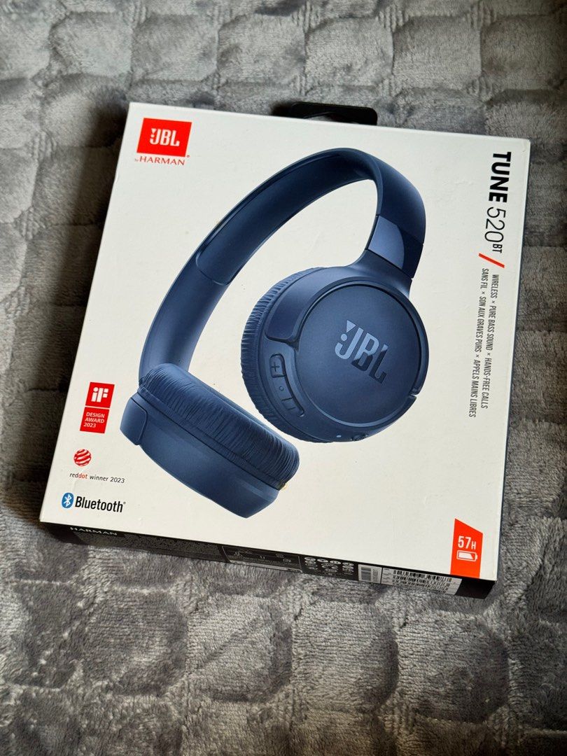 JBL 520BT bluetooth headphone (Category: Earphones) located in Manila. Submitted by dudez124 (Listing ID 1387090601, Image 2). Description: The JBL Tune 520BT headphones stream powerful JBL Pure Bass sound thanks to the latest 5.3 BT technology. Easy to use, these headphones provide up to 57 hours of pure pleasure and an extra 3 hours of battery with just 5 minutes of charge. Download the free JBL Headphones App and customize your sound through t