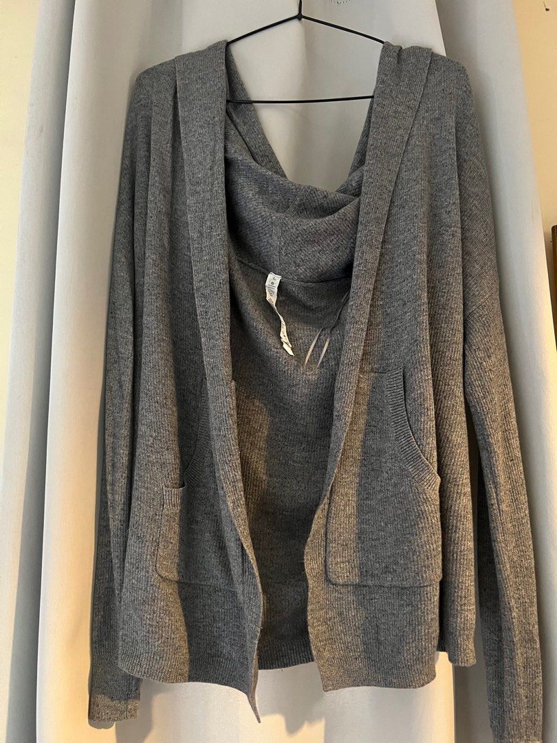 Lululemon Cabin Yogi Wrap Heathered Medium Grey / Slate (Category: Activewear) located in Taguig. Submitted by greenfuzz (Listing ID 1387020157, Image 3). Description: Why we made this One part hoodie, one part wrap, all parts awesome. We designed this cozy layer with soft, breathable fabric and made it reversible so no one will know we wear it every single day. No outfit repeats here. Key features Boolux™ fabric, a blend of rayon from bamboo wit