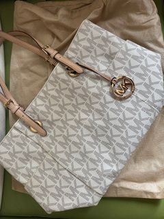 （分類：）位於 。 由 hazel_hazel_h 提交（商品編號 1387156766，圖片 1）。簡介： 。