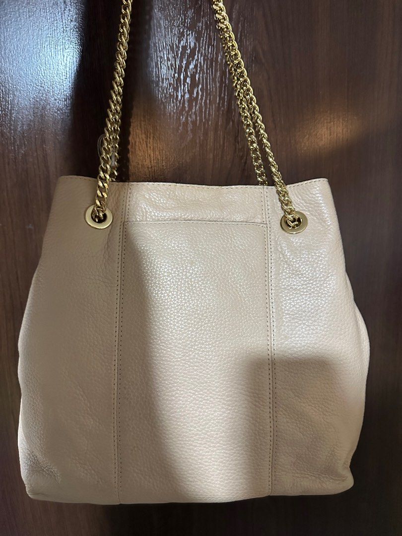 *Michael Kors Jet Set Medium Shoulder Bag (Nude)* (Category: Luxury Bags & Wallets) located in Mandaluyong City. Submitted by localbudol (Listing ID 1387099912, Image 2). Description: .