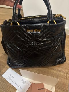 (Category: ) located in . Submitted by sera.closet (Listing ID 1387024617, Image 1). Description: .