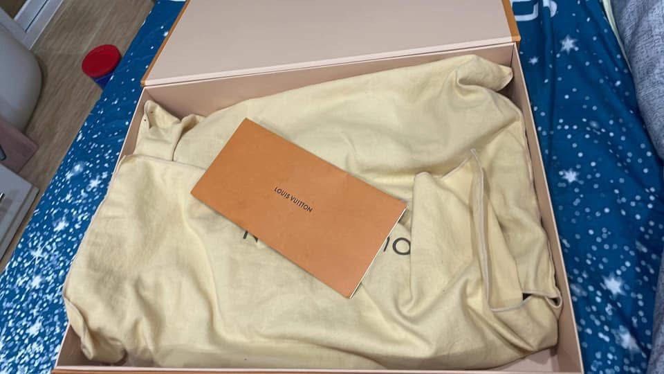 NEVERFULL MM DE (Category: Luxury Bags & Wallets) located in Mandaluyong City. Submitted by thomyrinaprintingservice (Listing ID 1386972716, Image 3). Description: with box dustbag and store receipt.