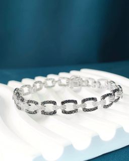 新品nice🖤💎! 2.98ct Diamond Bracelet! 18k gold & diamond, price 18900HKD 有型modern黑鑽&白鑽手鍊!古巴風格設計! 夠閃上手nice,簡約有設計感!鑽石total 2.98ct🖤💎 18K金材質,只售18900HKD64229676009090110