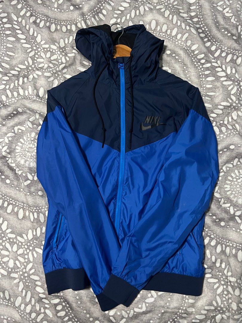 Nike Running Jacket (Category: Activewear) located in Quezon City. Submitted by sirsam (Listing ID 1386988863, Image 1). Description: Personal item due to long time storage theres peeling on labels.