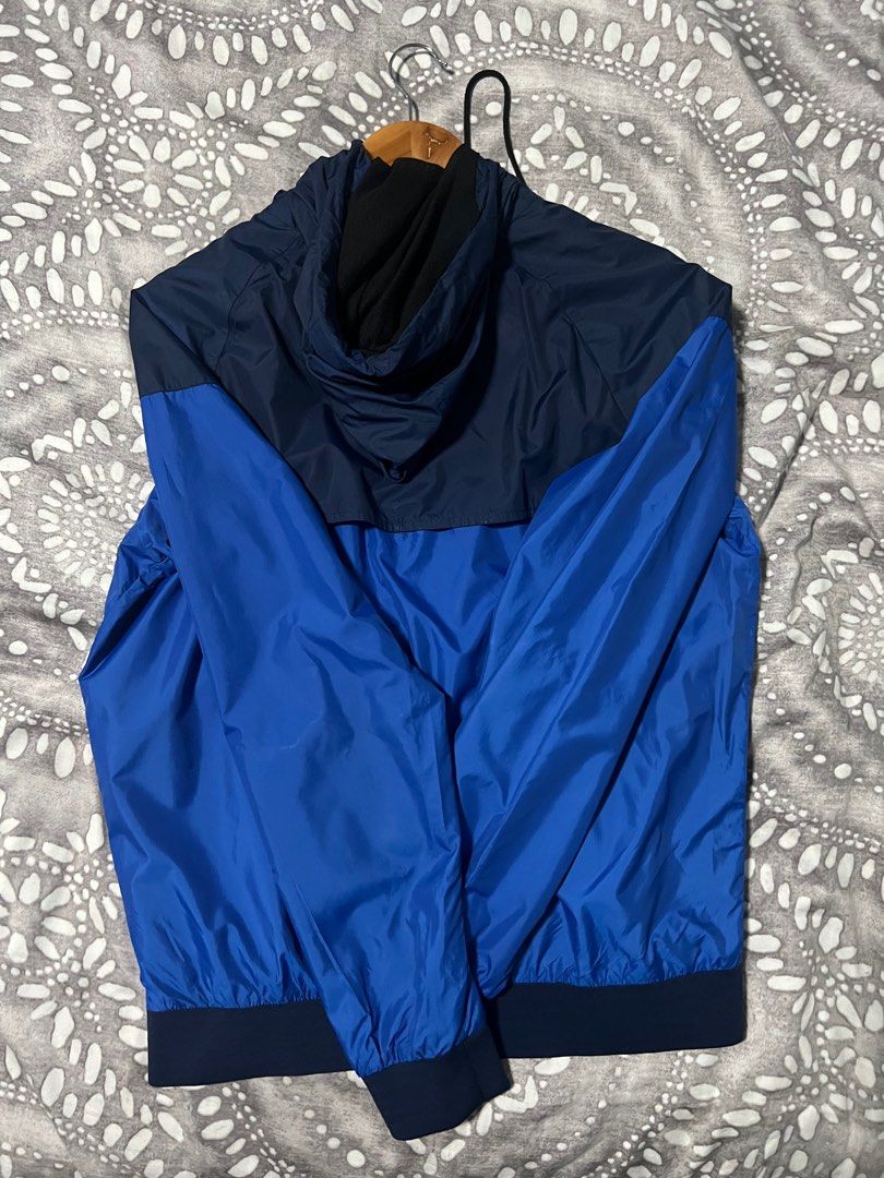 Nike Running Jacket (Category: Activewear) located in Quezon City. Submitted by sirsam (Listing ID 1386988863, Image 3). Description: Personal item due to long time storage theres peeling on labels.