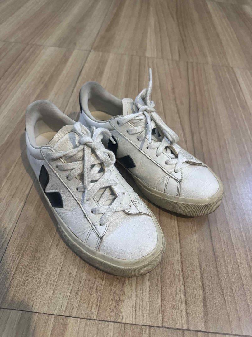 Onitsuka/veja shoes womens size 8 (Category: Sneakers) located in Cavite. Submitted by daddy_ag (Listing ID 1386992918, Image 3). Description: No more boxes All needs some cleaning but still presentable 2k Onitsuka 1k Veja Womens Sandals 1k All fits womens size 8.