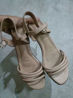 (Category: ) located in . Submitted by boutiquechic (Listing ID 1387034720, Image 1). Description: .