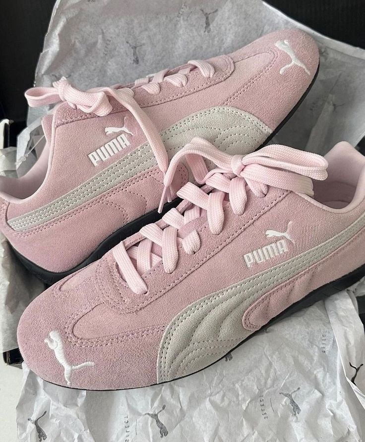 PUMA SPEEDCAT OG (Category: Sneakers) located in Manila. Submitted by seconddibs (Listing ID 1387019657, Image 1). Description: PUMA SPEEDCAT OG PINK UK 4.5/ EUR 37.5/ US 5.5/ 23.5cm supposed to use it for my japan trip but it didn’t arrive on time 🌷guaranteed orig 🌷brand new w/ box 🌷such a steal price considering it’s bnew 🌷can send more photos (for sure buyers) 🌷rfs: need funds.