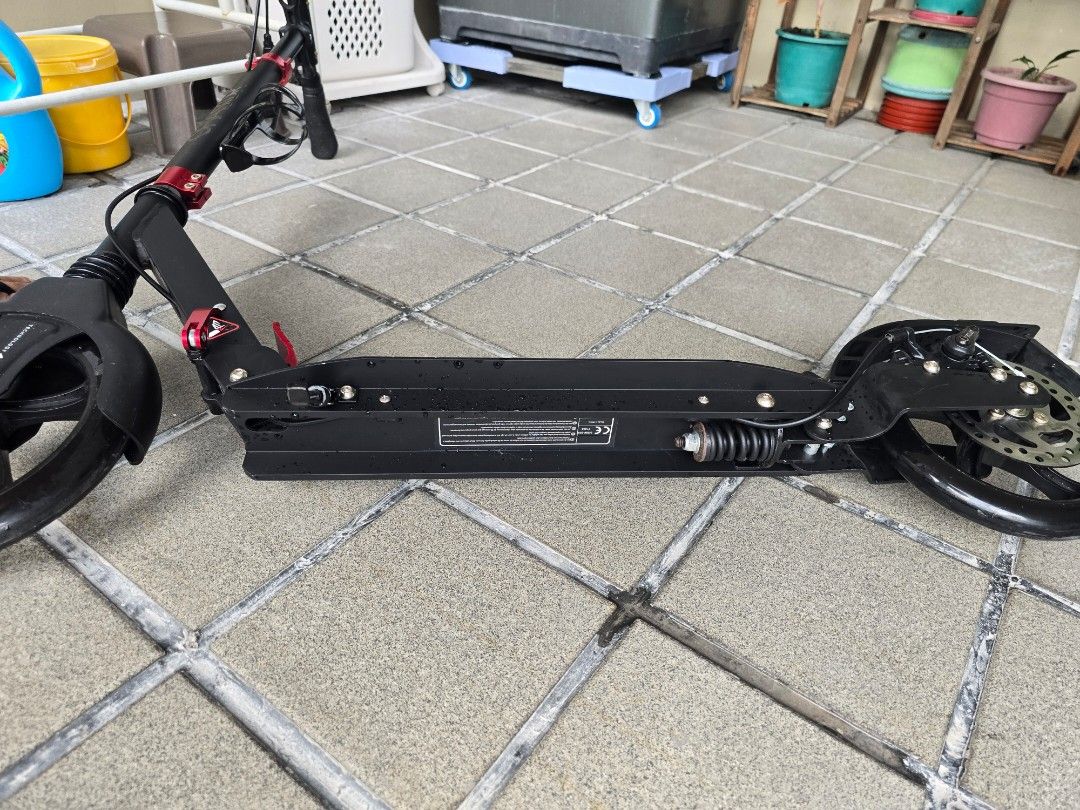 Scooter (Category: Bicycles) located in Quezon City. Submitted by jonjonlor (Listing ID 1386971920, Image 3). Description: Selling ny son scooter for only 3,700 100% in very good condition. Message me if intested at 09178804580.