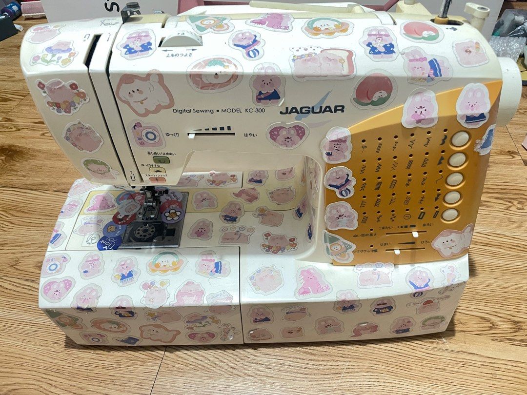 Sewing Machine Set (Category: Craft Supplies & Tools) located in Valenzuela. Submitted by katanahirami (Listing ID 1387064805, Image 1). Description: Sewing Machine All in the pics are included Rfs: Decluttering.
