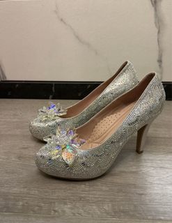 （分類：）位於 。 由 ginnycloset 提交（商品編號 1387057635，圖片 1）。簡介： 。