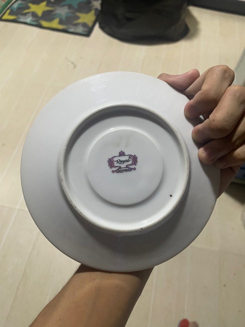 Small Royal Plates (Category: Dinnerware & Cutlery) located in Bulacan. Submitted by keytxcx (Listing ID 1387118656, Image 3). Description: - GET all 3 plates for 200! - good as new! - Price is still negotiable!!! - With freebies - Rfs: decluttering! - Dm me for more Inquiry - Payment first basis! - Mop: Gcash - Mod: Jnt - Can do SDD.