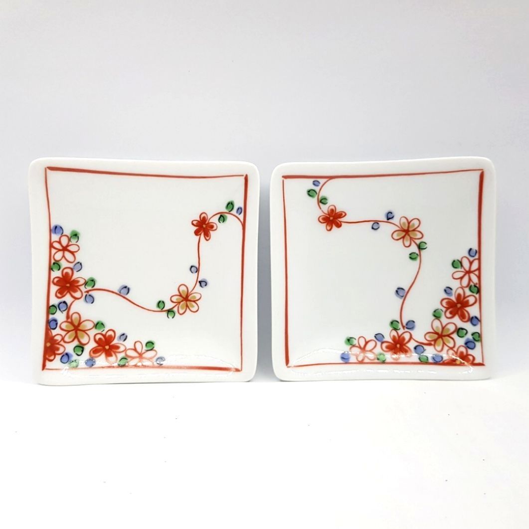 Small square dish flower condiment trinket soap (Category: Other Kitchenware & Tableware) located in Imus. Submitted by mostlyvintage (Listing ID 1387087061, Image 3). Description: 🎀 porcelain 🎀 🎀 listed price is for the pair 🎀 🌸For fashion and beauty finds, pls. visit my other Carousell store: https://carousell.app.link/XSuC3F3Gsuba.