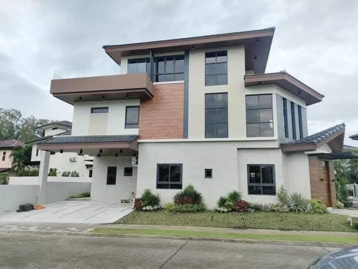 South Forbes Silang near Nuvali (Category: House & Lot) located in Carmona. Submitted by jylistings (Listing ID 1387113708, Image 2). Description: 🏠HOUSE AND LOT FOR SALE❗❗❗ 🛑South Forbes Bali Mansion 🛑Silang Cavite 🛑Near NUVALI and CALAX ➡️Open for Bank Financing ➡️Need 30% down payment ➡️Currently rented until November 2025 🔰Lot Area 277 sqm 🔰Floor Area 368 sqm 🔰3 Storey 🔰4 Bedrooms 🔰5 Toilet and Baths 🔰2 Powder Rooms 🔰2 Car Garage �